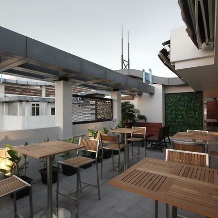 85 Soho Premium Residences Янгон Екстериор снимка